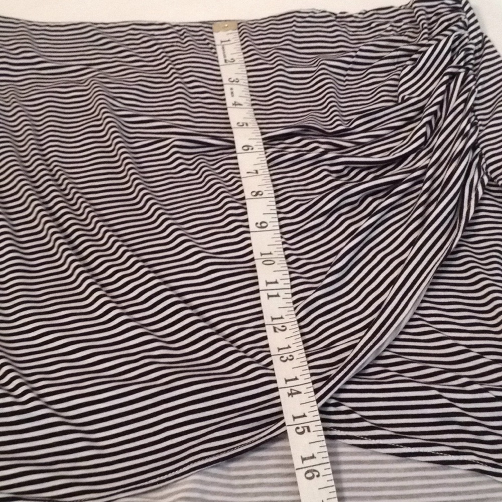 Printed Strip Mini Skirt - Picture 7 of 8